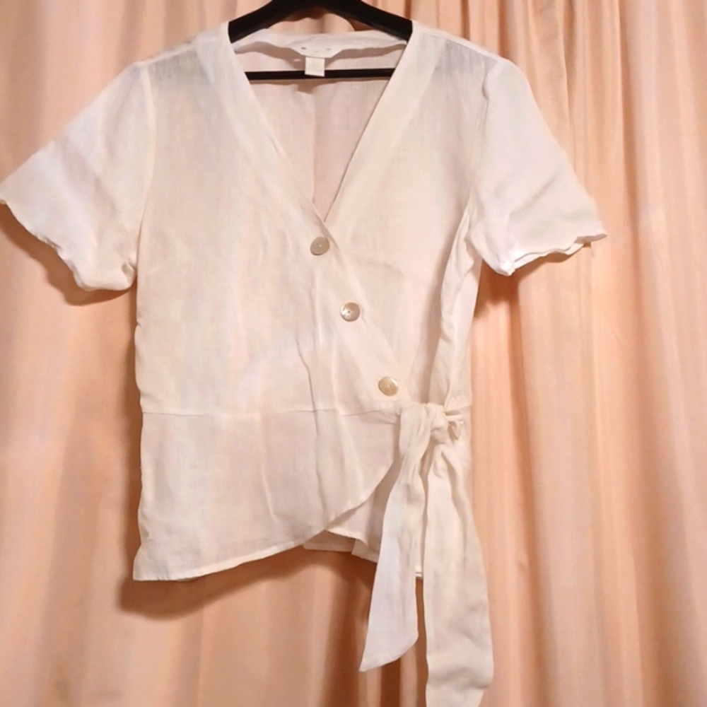 Crisp, white linen blouse